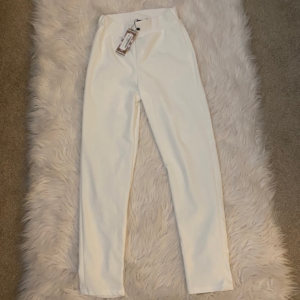 NWT Boohoo White Trousers